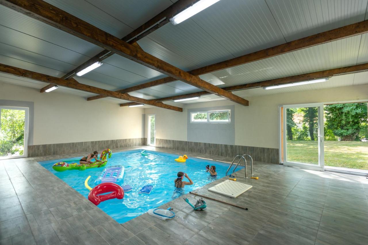 Le Chalet Airaines Экстерьер фото
